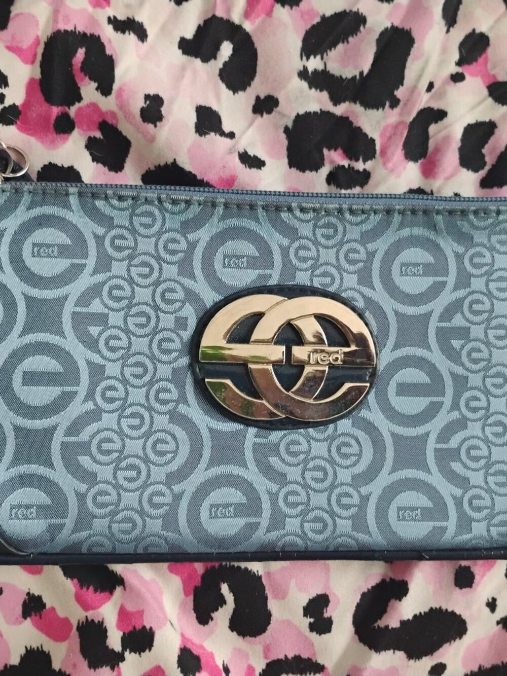 Ecko Red Wristlet 💙